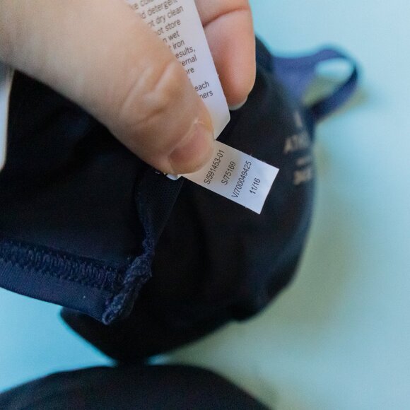 NEW Athleta Navy Blue Side Scrunch Scoop Neck Tankini Top Size 34 B/C - Picture 8 of 9